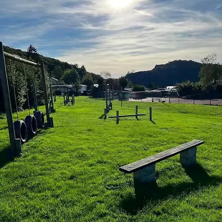 Avec Piscine Et Deux *