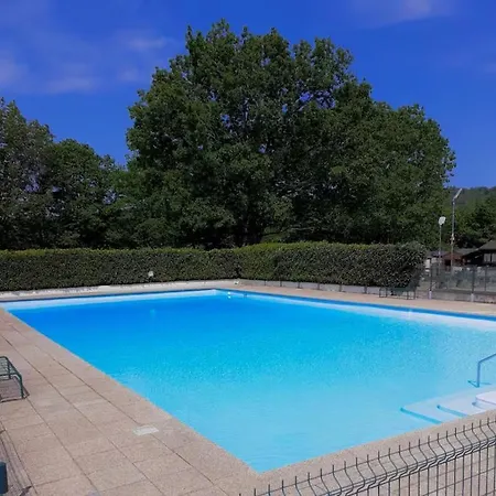 Avec Piscine Et Deux Campsite *