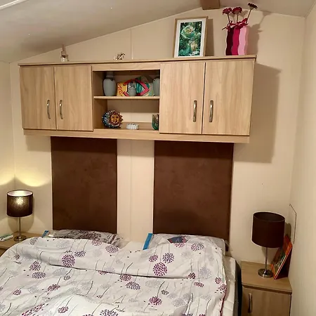 Avec Piscine Et Deux *