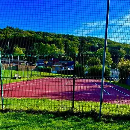 Avec Piscine Et Deux Yvoir