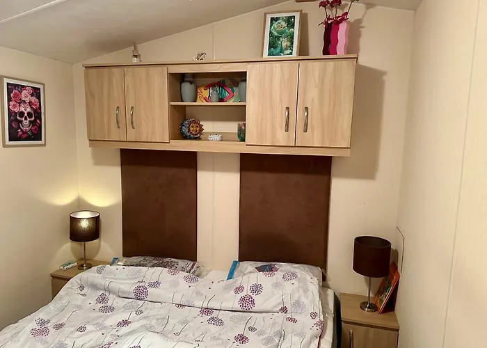 Avec Piscine Et Deux *