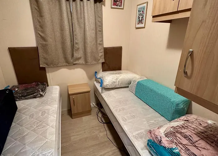 Avec Piscine Et Deux *