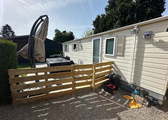 Avec Piscine Et Deux Camping Yvoir